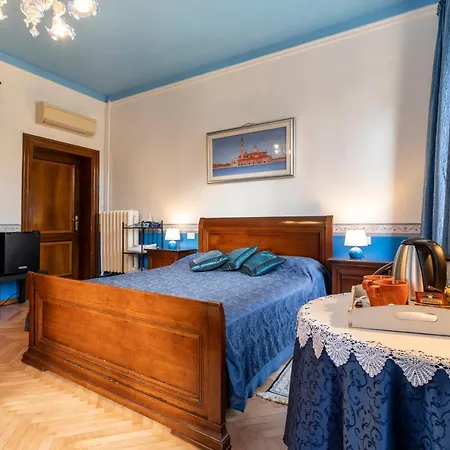 לינה וארוחת בוקר Casa Delle Rose Venice Lido 4*