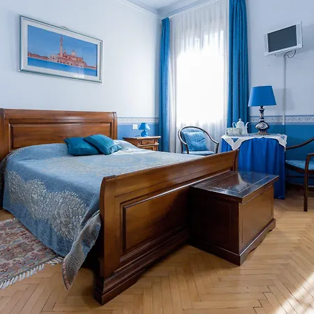 Casa Delle Rose Bed & Breakfast Venezia Lido